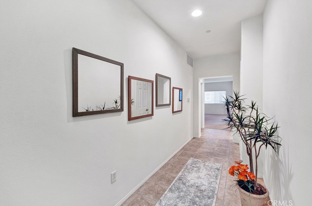 17796 Independence Ln, Santa Ana, CA 92708