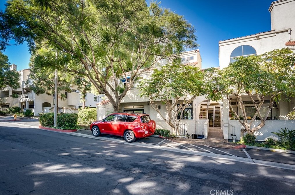 5145 Tortuga Dr #102, Huntington Beach, CA 92649