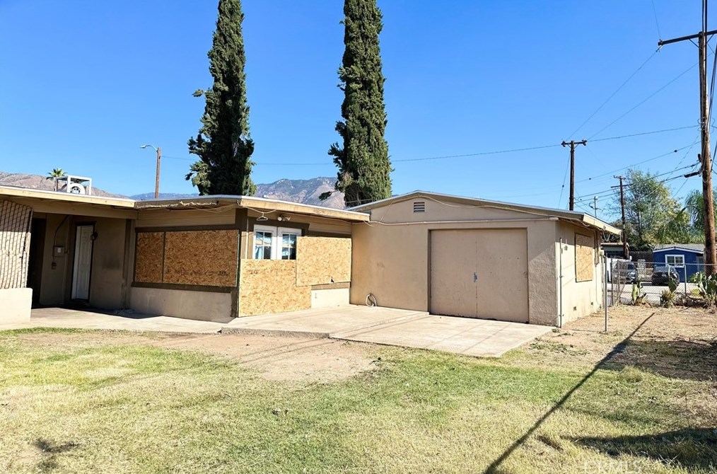 27081 14th St, Highland, CA 92346