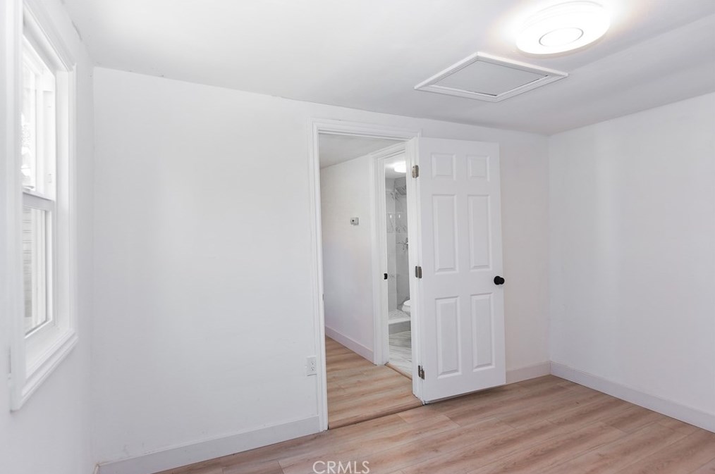 7032 Crebs Ave, Los Angeles CA  91335-4024 exterior