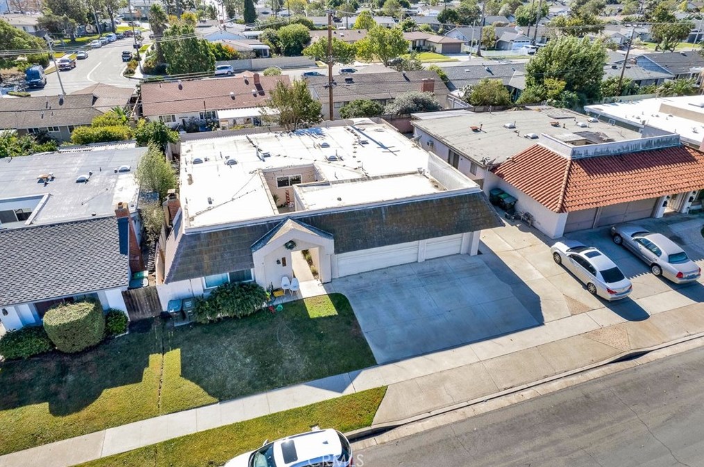 1553 Wintergreen Pl, Costa Mesa, CA 92626-2583