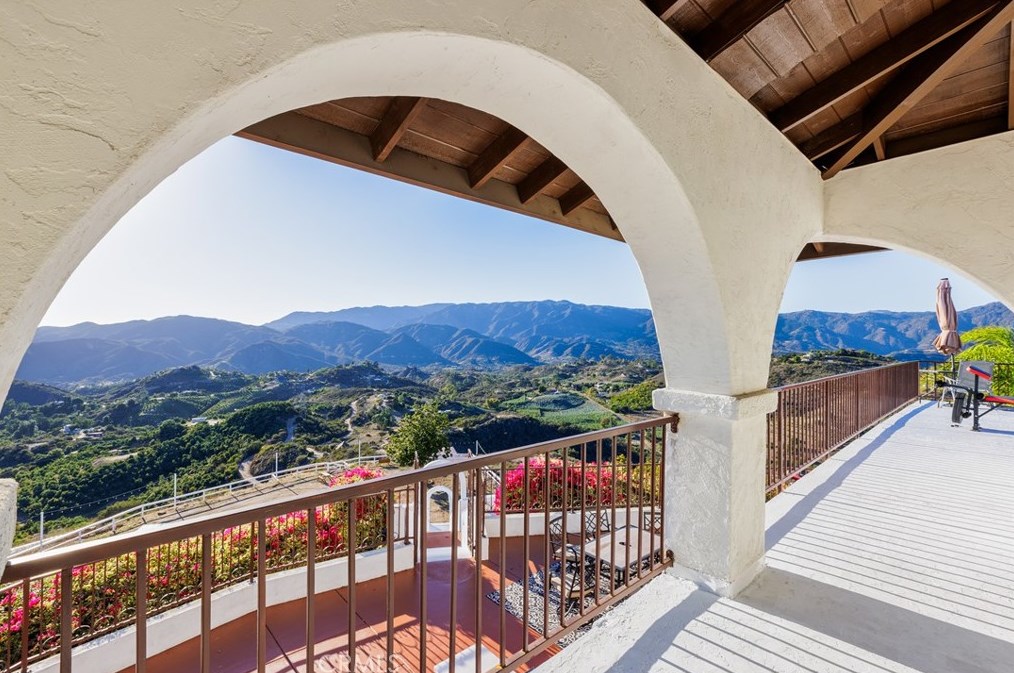 2375 Daily Dr, Fallbrook CA  92028-9101 exterior