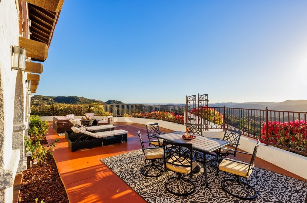 2375 Daily Dr, Fallbrook CA  92028-9101 exterior