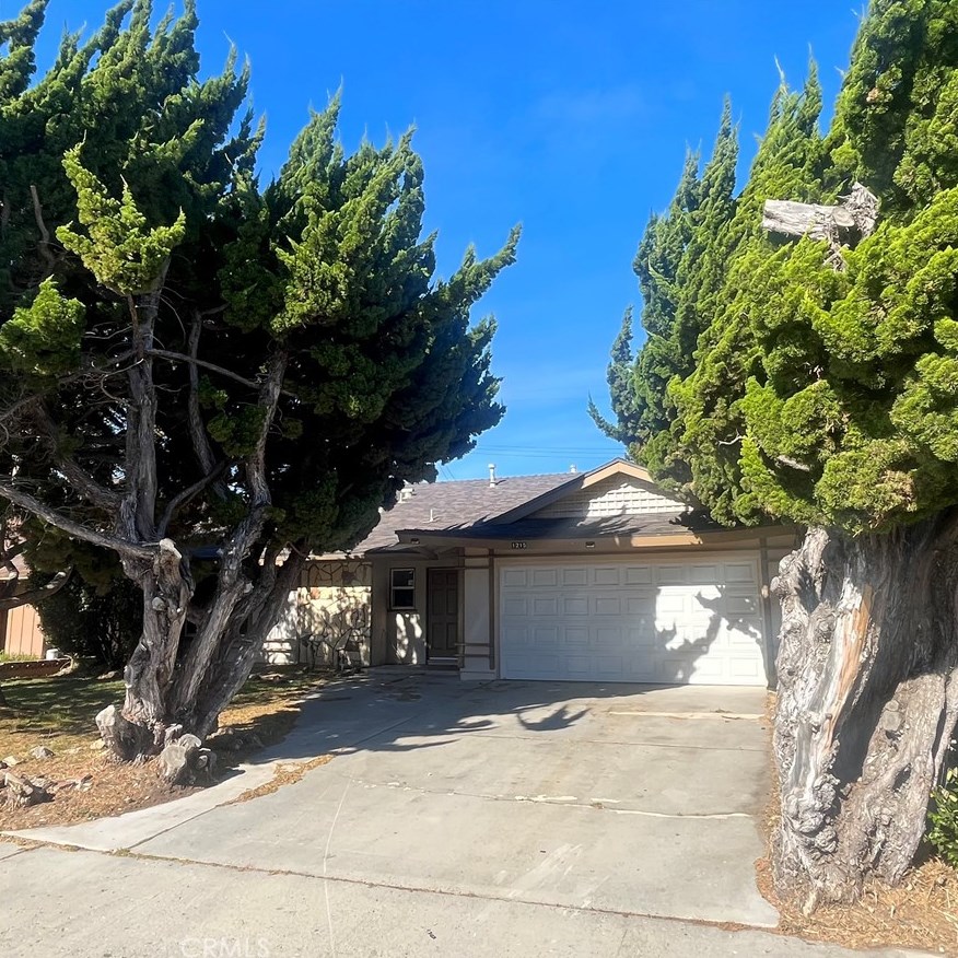 1215 Fuchsia St, Oxnard, CA 93036