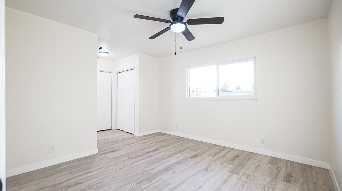 8898 8th Ave, Hesperia CA  92345-3963 exterior