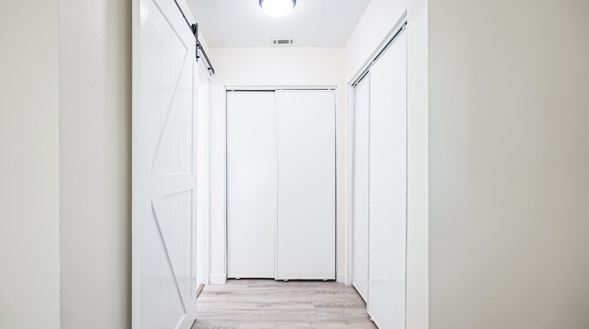 8898 8th Ave, Hesperia CA  92345-3963 exterior