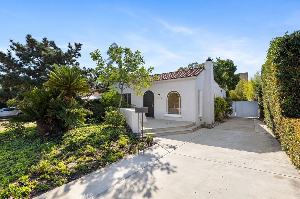 1535 Carmelina Ave, Los Angeles, CA 90025-3621