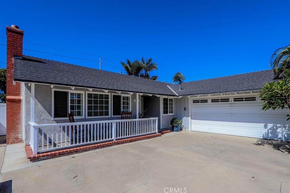 17821 Altamirano Ln, Huntington Beach, CA 92647-6607