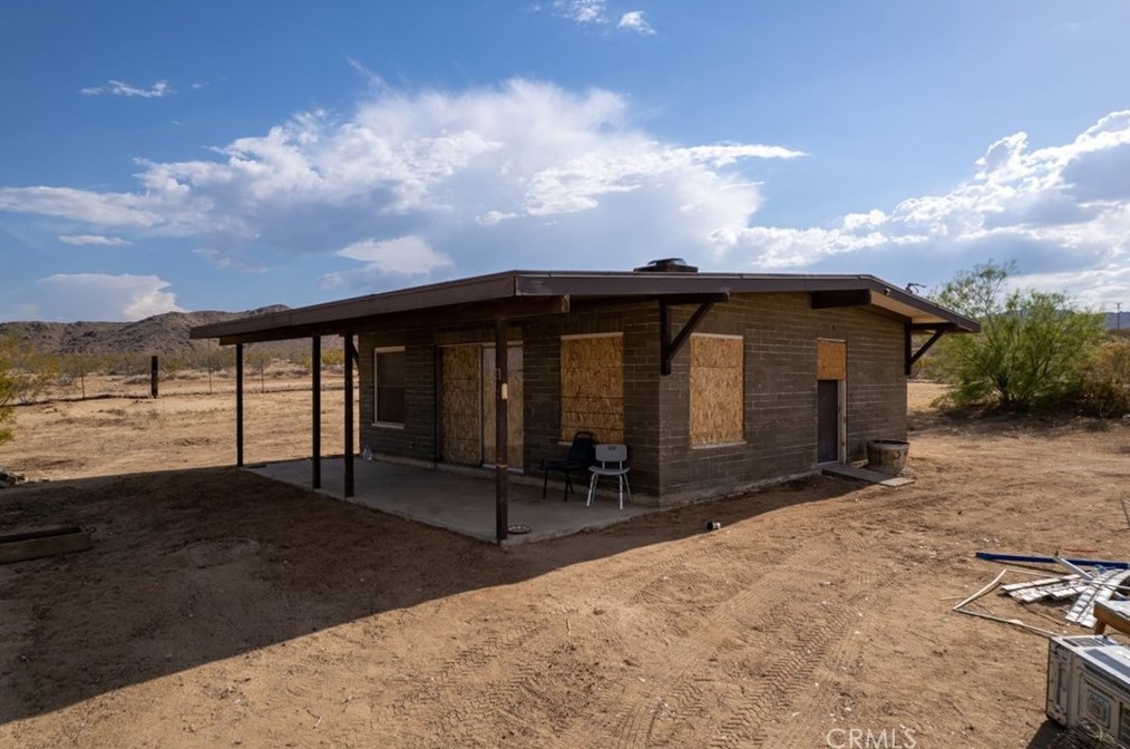 2633 Kickapoo Trl, Yucca Valley CA 92285-3419 exterior