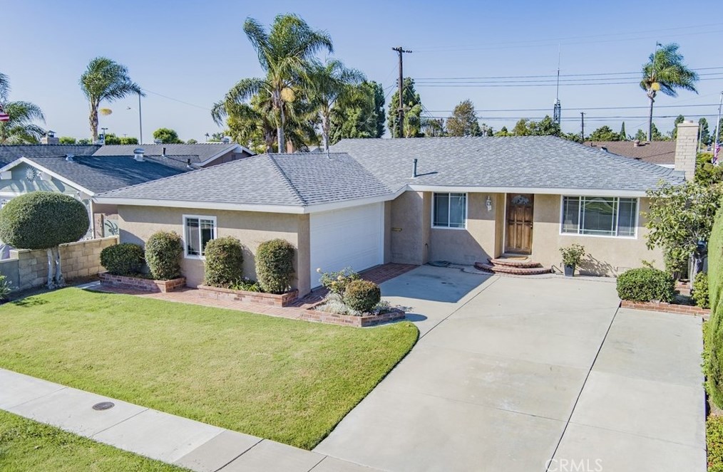 6381 Cornell Dr, Huntington Beach, CA 92647-2511