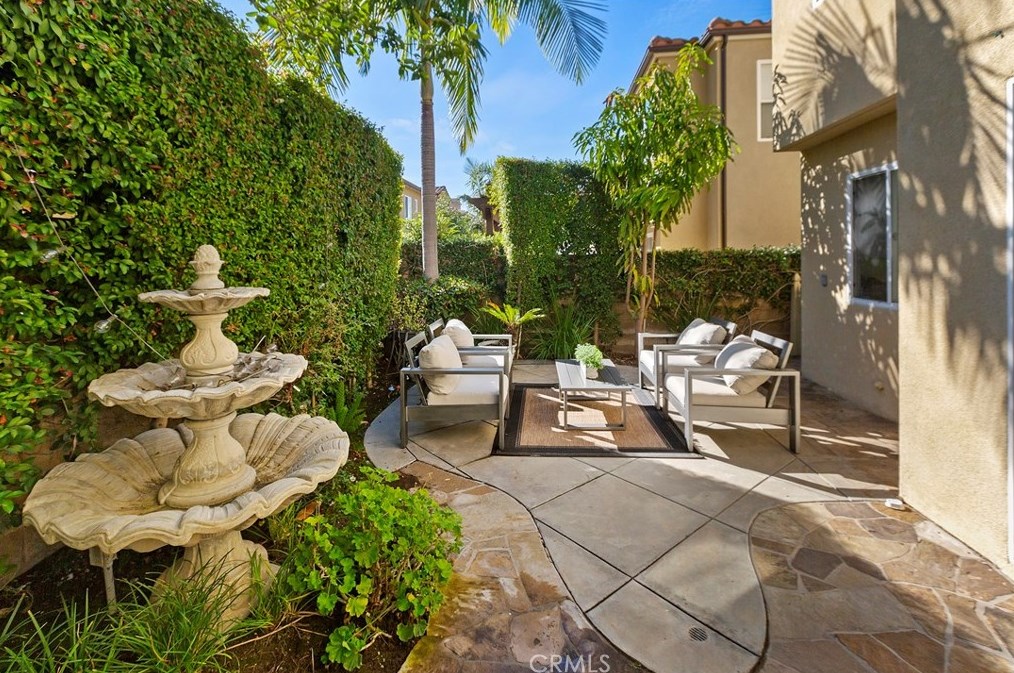 10 Hallwood, Irvine CA 92602-0944 exterior