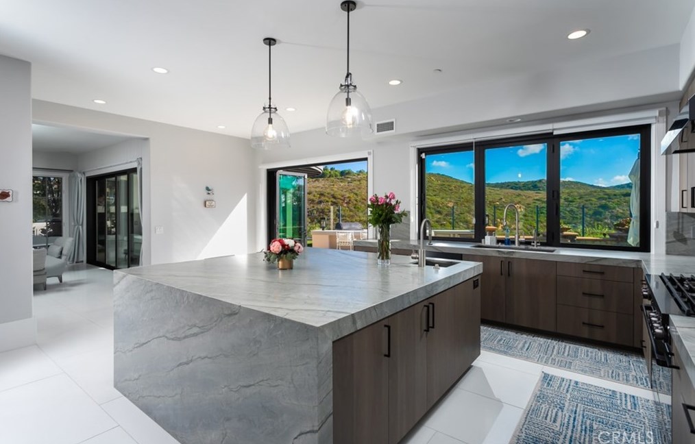 12 Clearview, Newport Beach CA  92657-1518 exterior