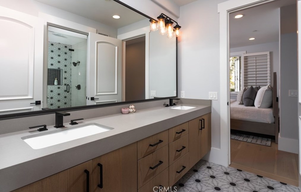 12 Clearview, Newport Beach CA  92657-1518 exterior