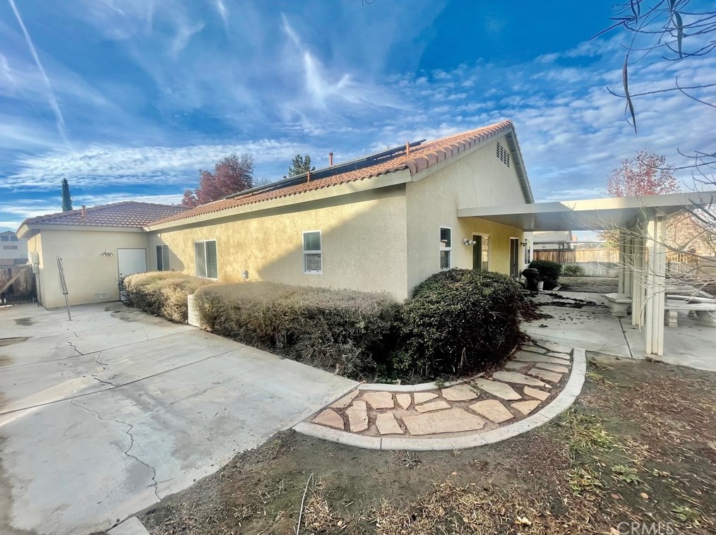 15773 Sapphire St, Victorville, CA 92394