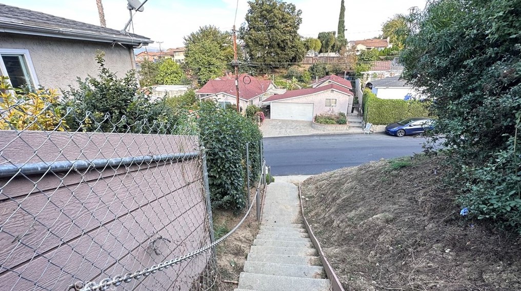 304 Graves Ave, Monterey Park CA  91755-4106 exterior