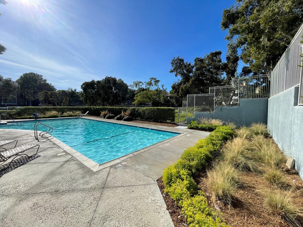 20191 Cape Coral Ln, Huntington Beach CA  92646-8514 exterior