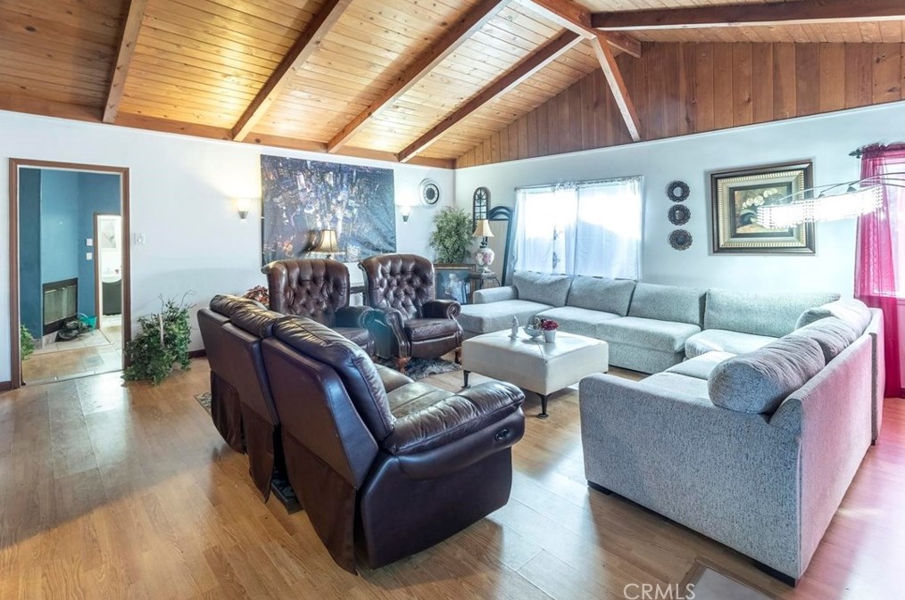 210 Davis St, Lake Elsinore, CA 92530