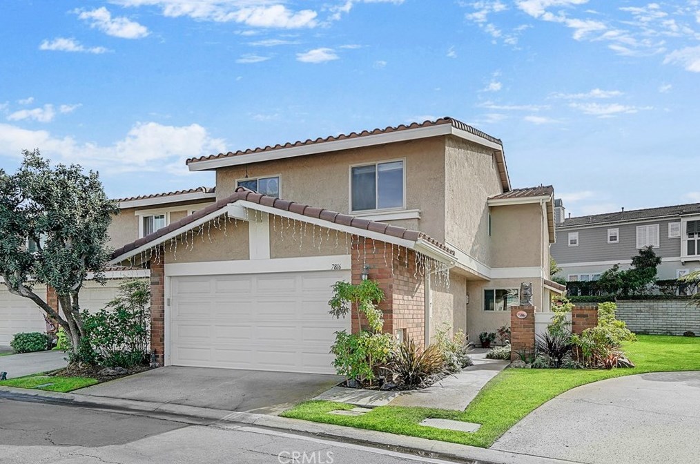 7816 Seabreeze Dr, Huntington Beach, CA 92648