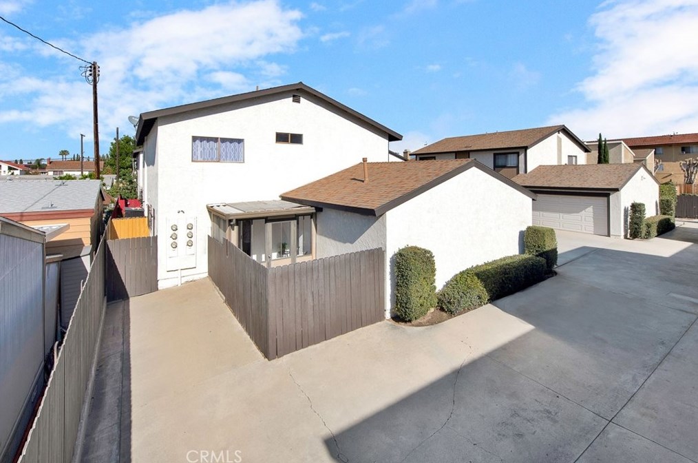 16285 Summerview Cir, Santa Ana CA 92704-3801 exterior