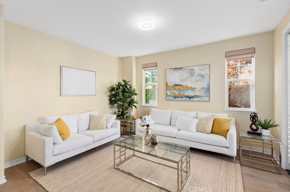 15510 Sonora St, Tustin CA  92782-1936 exterior