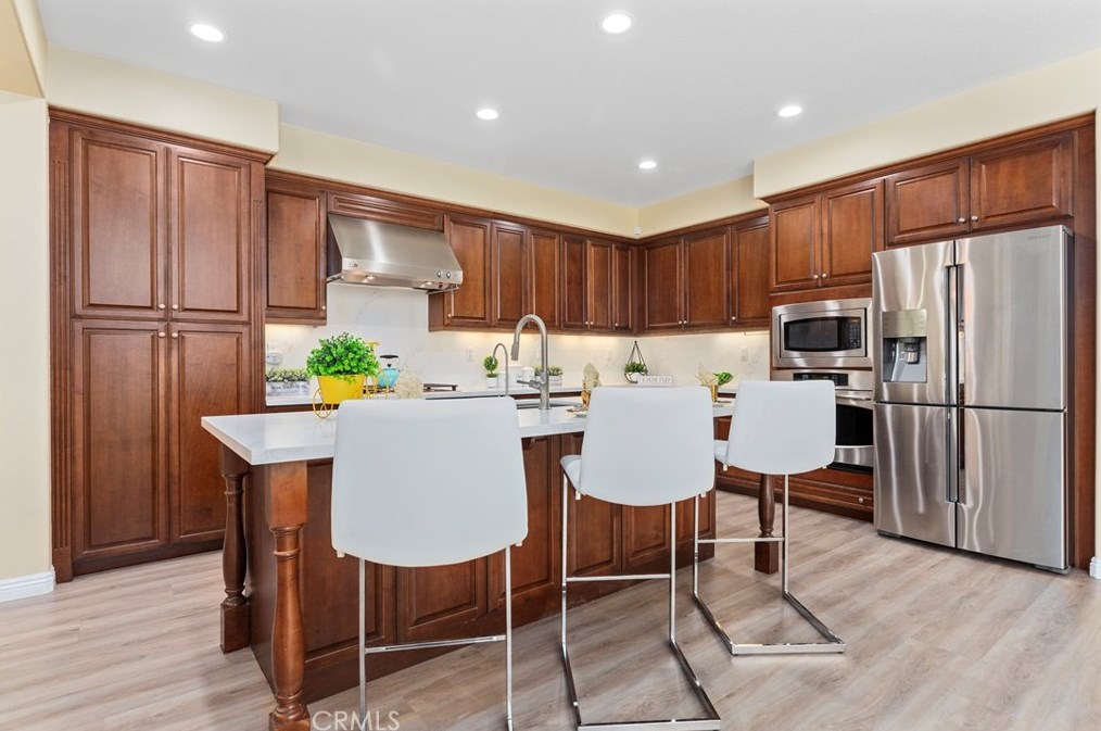 15510 Sonora St, Tustin CA  92782-1936 exterior
