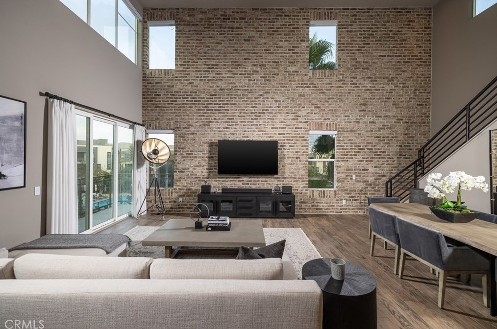 242 Rockefeller, Irvine, CA 92612