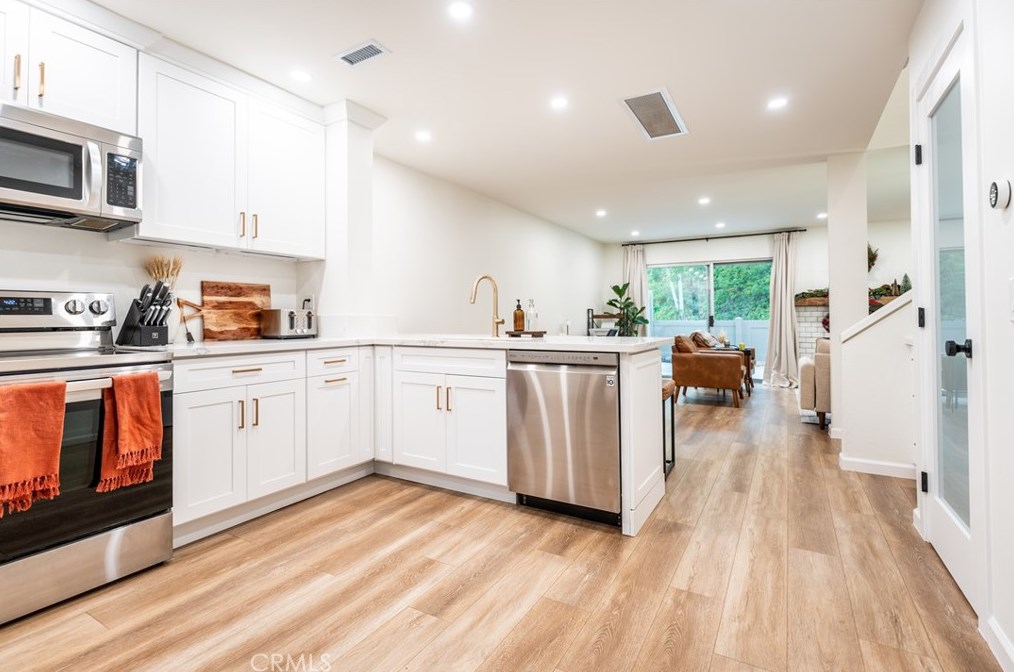 307 N Singingwood St #22, Orange, CA 92869