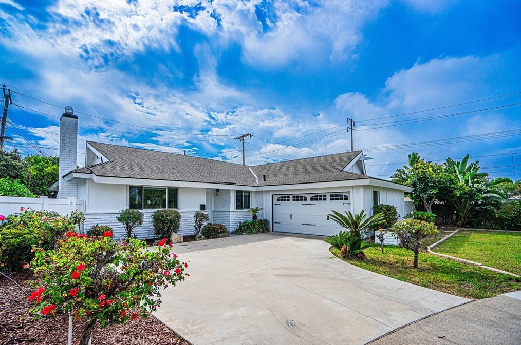 15972 Wicklow Ln, Huntington Beach, CA 92647