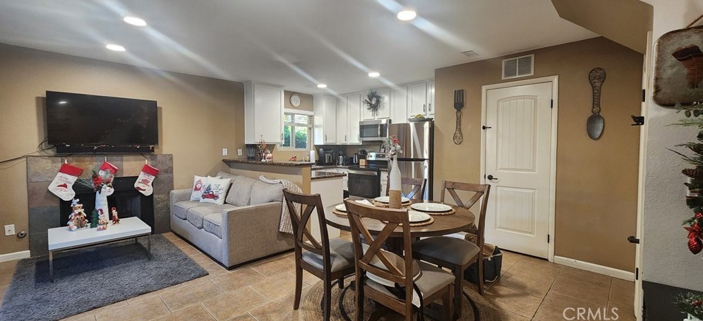 207 Westlake Dr #6, San Marcos, CA 92069