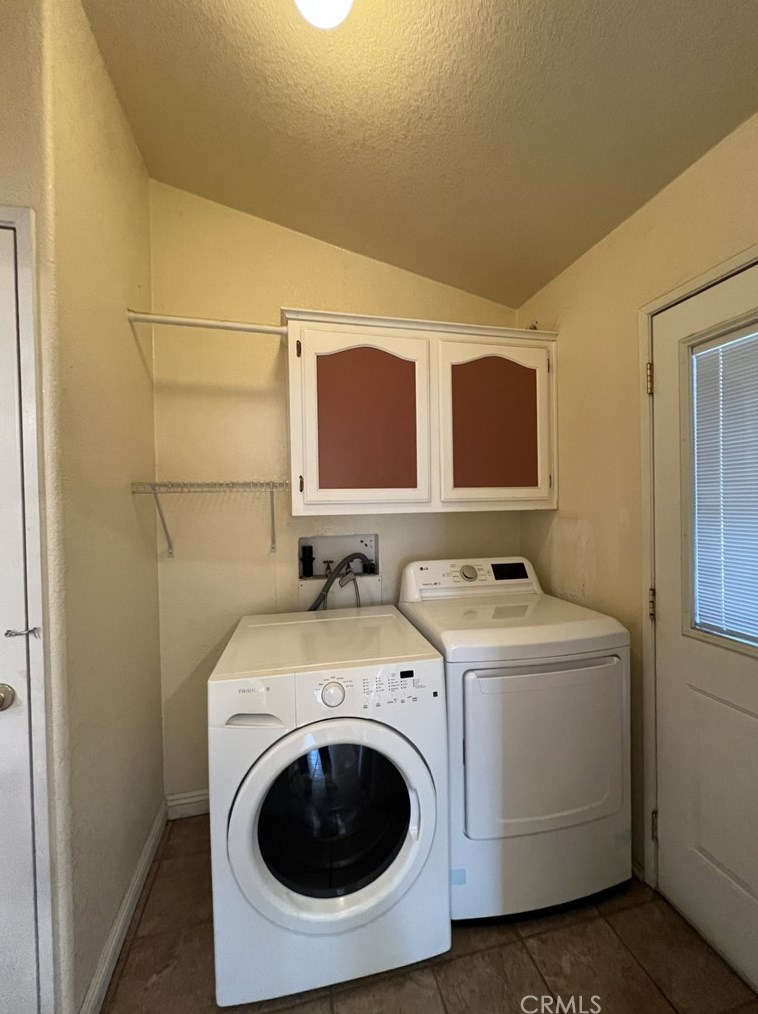 14352 Beach Blvd, Westminster CA  92683-4527 exterior