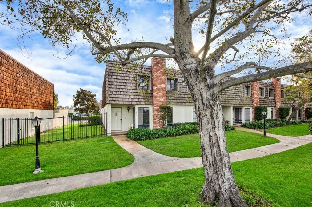4461 Sea Harbour Dr, Huntington Beach, CA 92649-3152