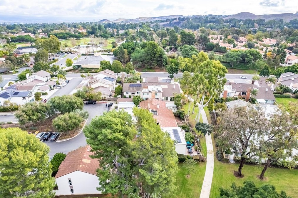 11 Whitewood Way, Irvine CA  92612-2722 exterior