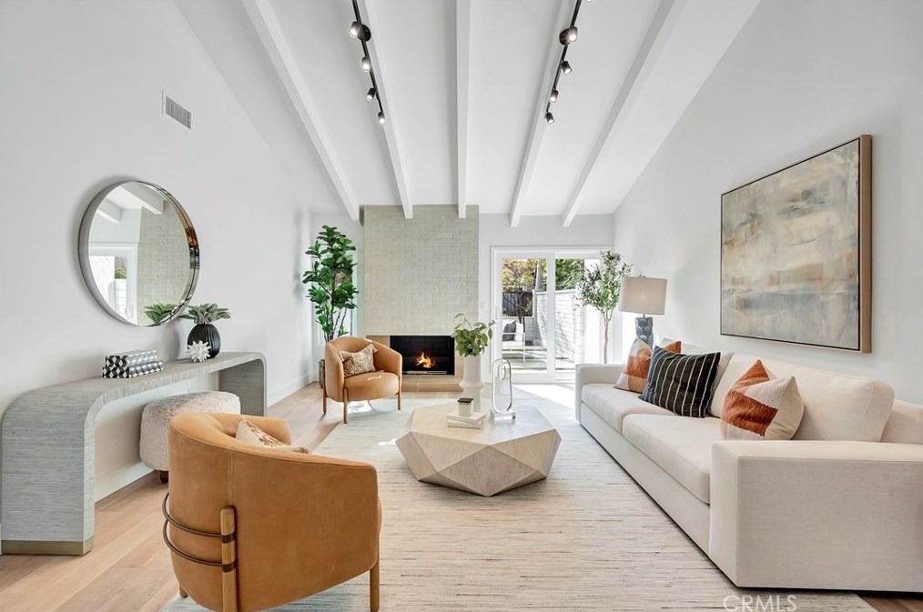 11 Whitewood Way, Irvine CA  92612-2722 exterior