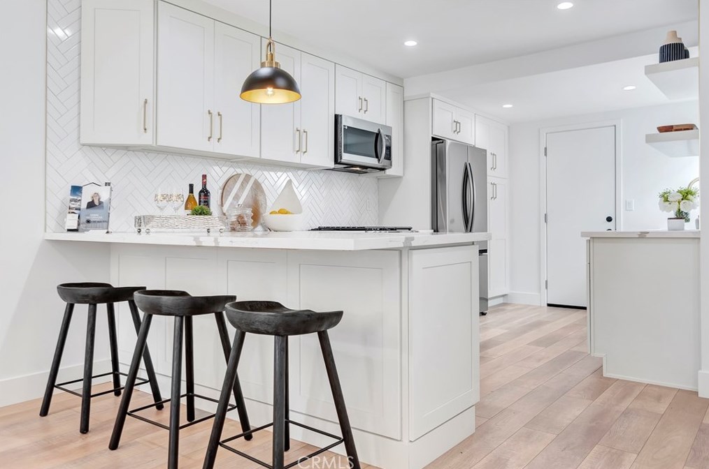 11 Whitewood Way, Irvine CA  92612-2722 exterior