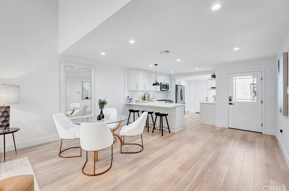 11 Whitewood Way, Irvine CA  92612-2722 exterior