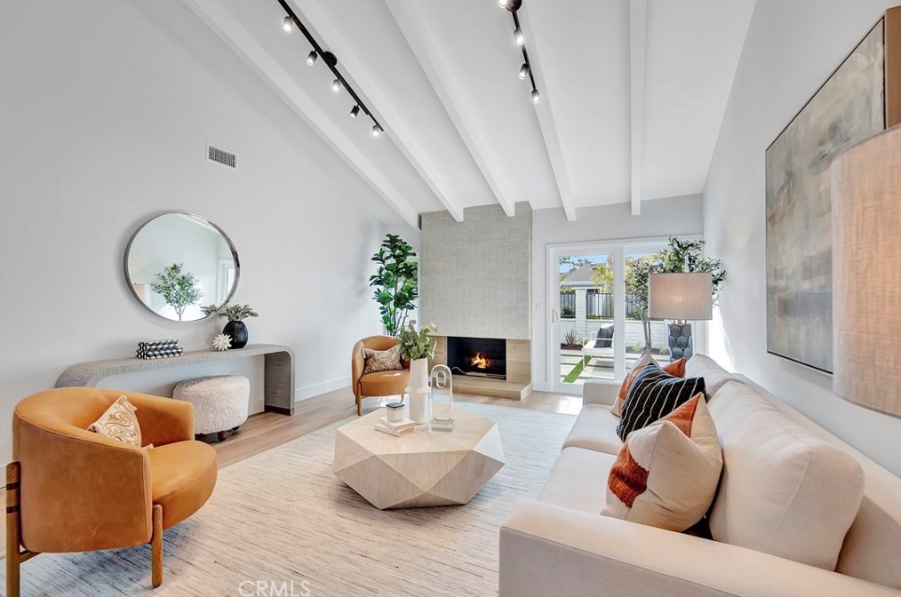 11 Whitewood Way, Irvine CA  92612-2722 exterior