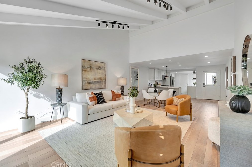 11 Whitewood Way, Irvine CA  92612-2722 exterior