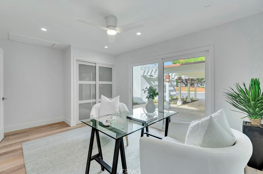 11 Whitewood Way, Irvine CA  92612-2722 exterior