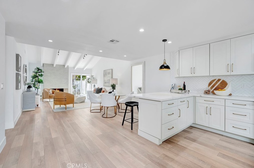 11 Whitewood Way, Irvine CA  92612-2722 exterior