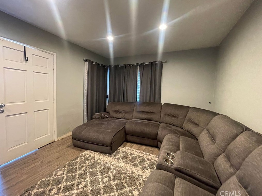2530 Fremontia Dr, San Bernardino, CA 92404