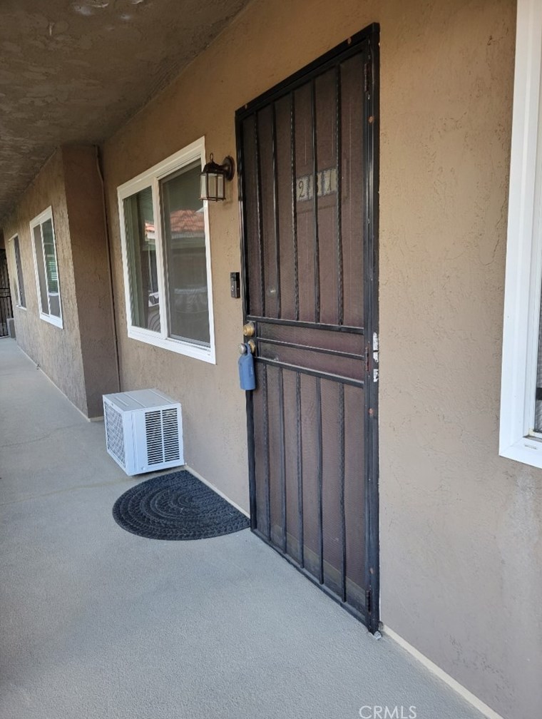 555 S La Veta Park Cir #231, Orange, CA 92868