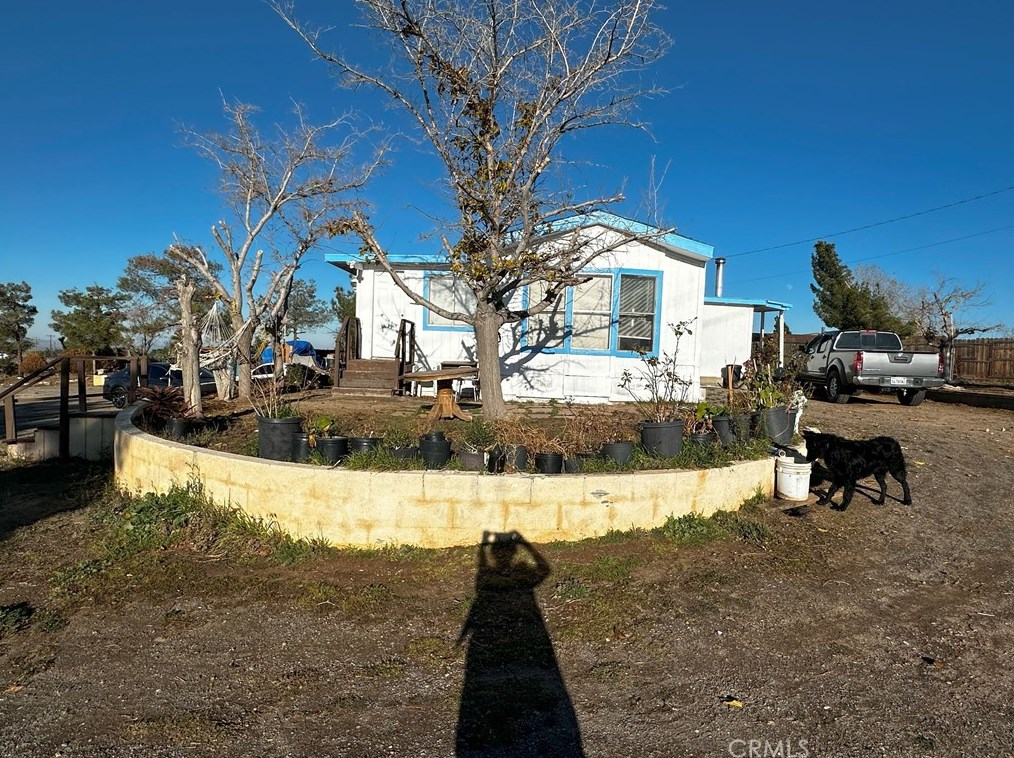 5777 Sundown Dr, Phelan, CA 92371-4086