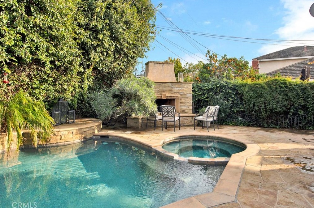 18572 San Felipe St, Santa Ana, CA 92708