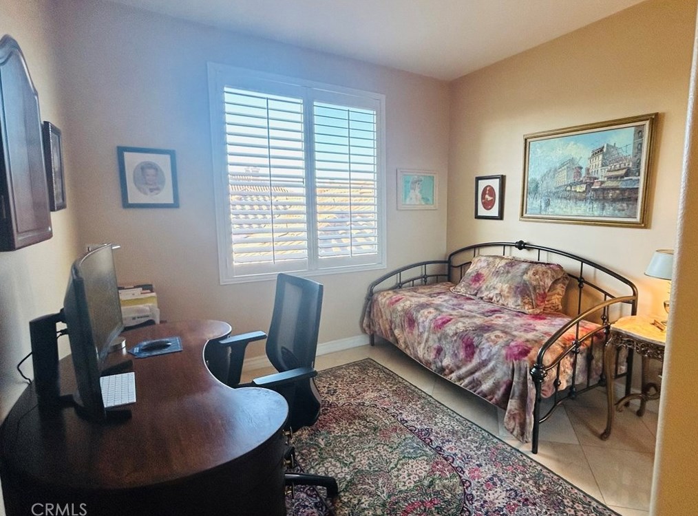 1405 Reggio Aisle, Irvine CA  92606-8879 exterior