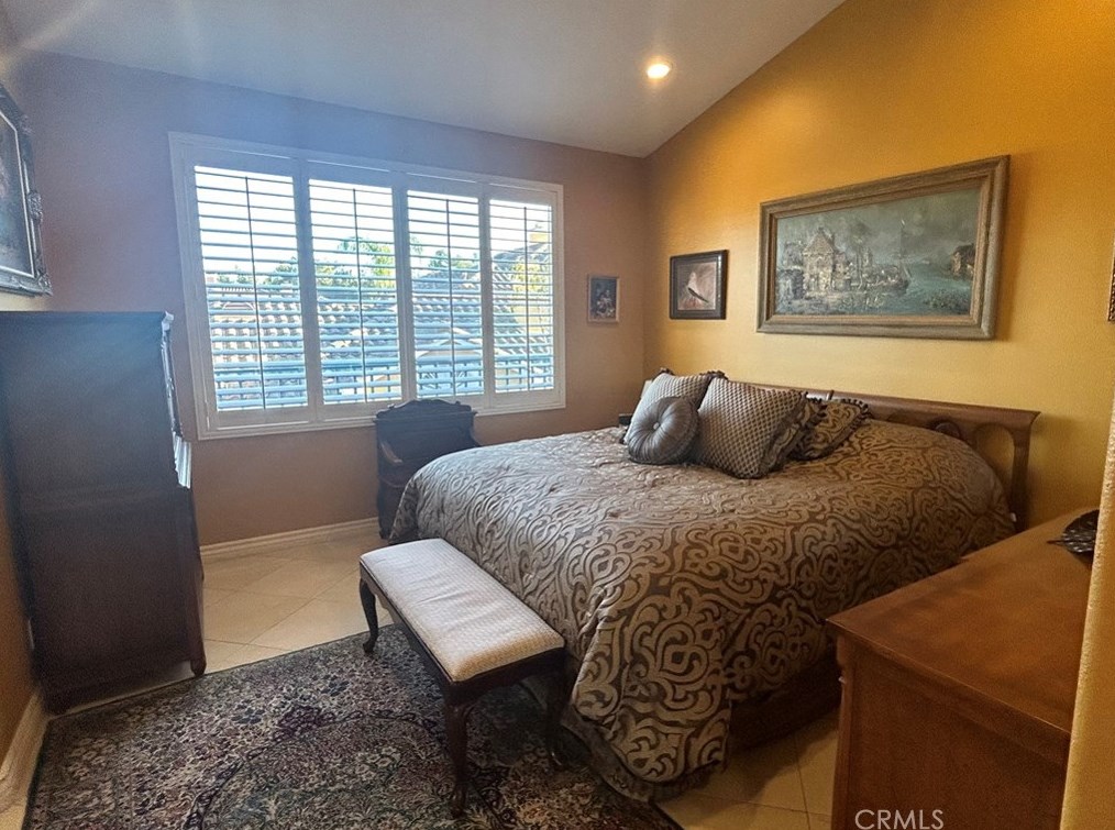 1405 Reggio Aisle, Irvine CA  92606-8879 exterior