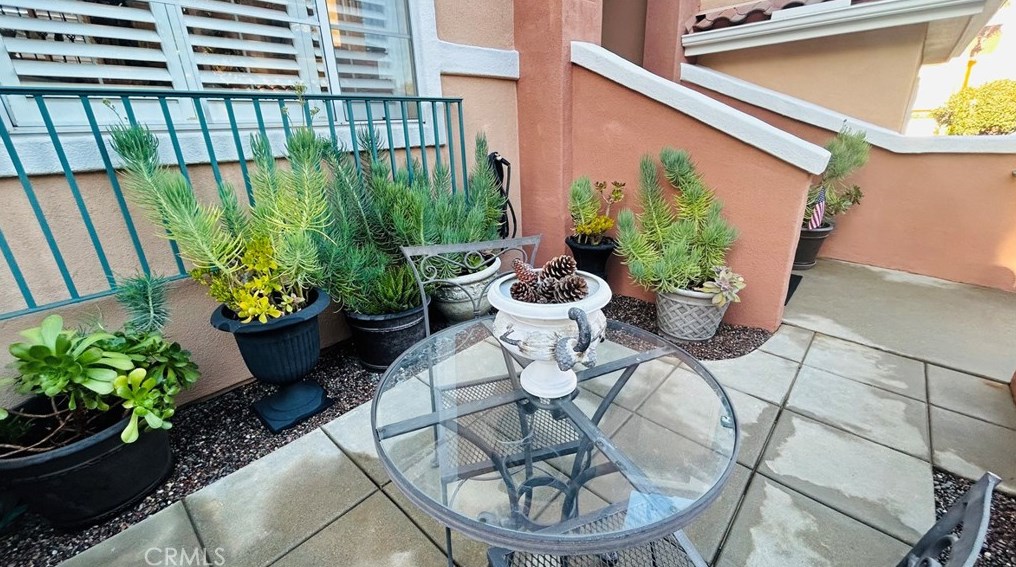 1405 Reggio Aisle, Irvine CA  92606-8879 exterior