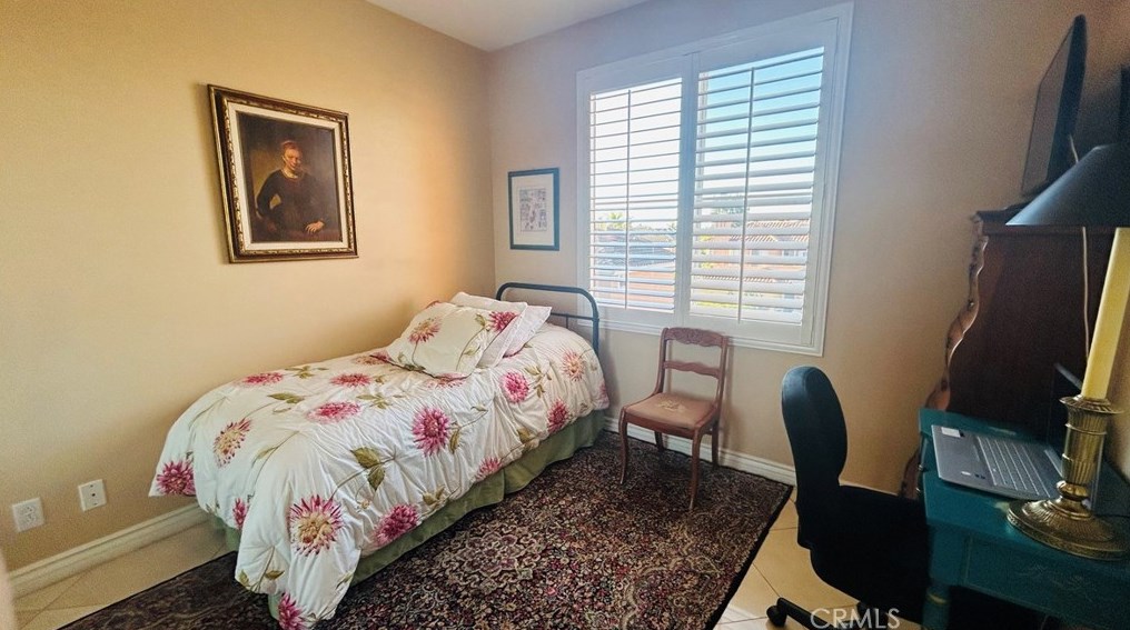 1405 Reggio Aisle, Irvine CA  92606-8879 exterior