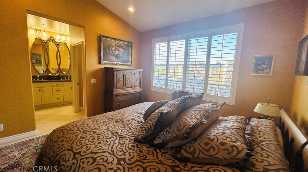 1405 Reggio Aisle, Irvine CA  92606-8879 exterior