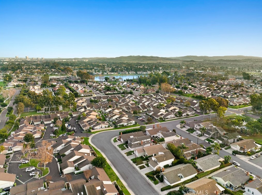 48 Sandpiper, Irvine CA  92604-3685 exterior