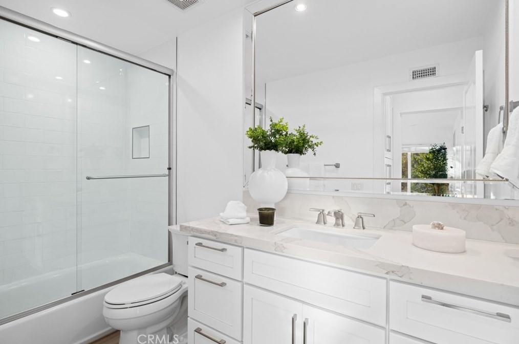 48 Sandpiper, Irvine CA  92604-3685 exterior